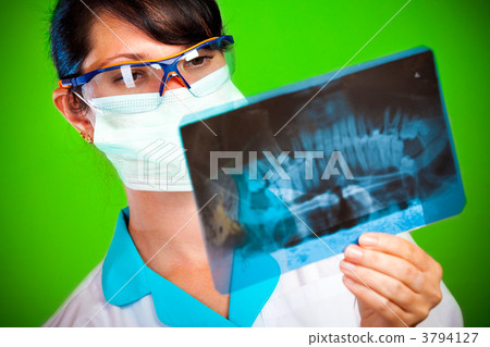Doctor with xray 3794127