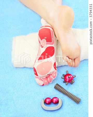 Massage of feet 3794331