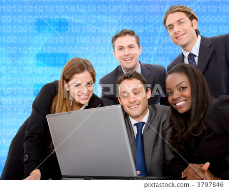 Business team on a laptop 3797846