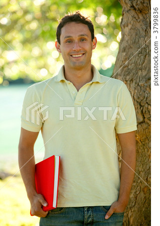Student outdoors 3799836