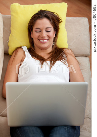 Woman with laptop 3804692