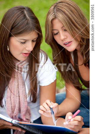 Female students Female students 3809561