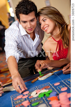 casino couple 3809713