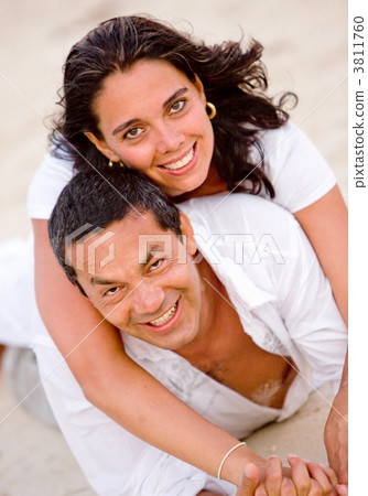 happy beach couple happy beach couple 3811760