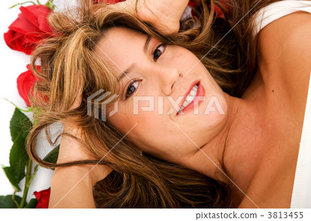 Woman with roses 3813455