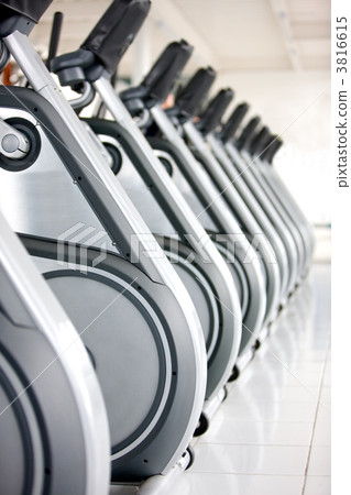 fitness machines 3816615