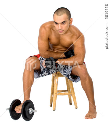 man with free weights 3819258
