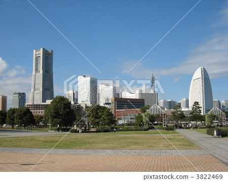 上昇在藍天的塔 上昇在藍天的塔 3822469