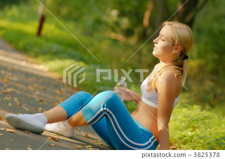 Pretty Young Runner Pretty Young Runner 3825378