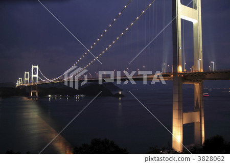 Lighting up the Kurushima Kaikyo Bridge Lighting up the Kurushima Kaikyo Bridge 3828062