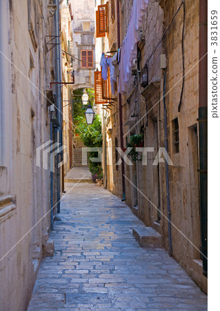 Narrow street 3831659