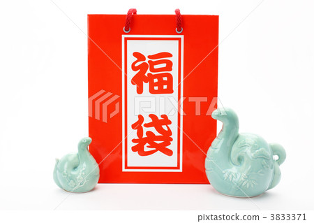 Year of the Snake New Year's card material Parent and child Snake and lucky bag Year of the Snake New Year's card material Parent and child Snake and lucky bag 3833371