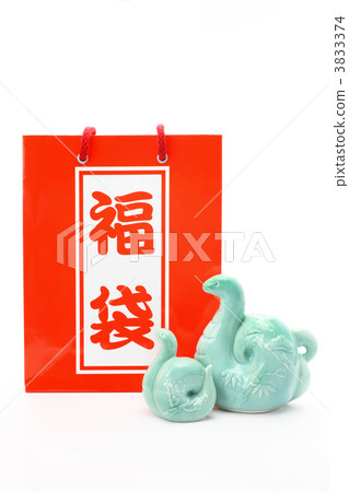Year of the Snake New Year's card material Parent and child Snake and lucky bag Year of the Snake New Year's card material Parent and child Snake and lucky bag 3833374