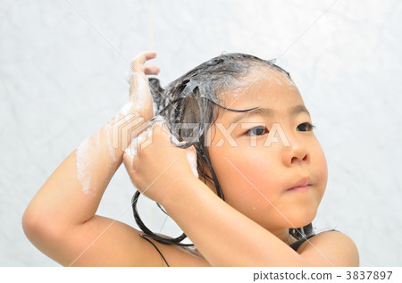 Girls to shampoo 3837897
