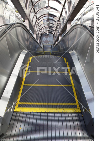 Outdoor escalator Outdoor escalator 3838641
