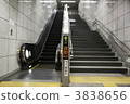 樓梯和自動扶梯 3838656