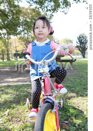 Bicycle for the first time 3839305