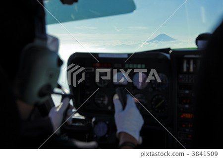 Fuji seen from the cockpit 3841509