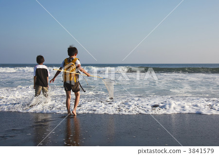 Boys playing on Shonan Beach Boys playing on Shonan Beach 3841579