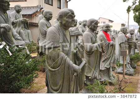 Five-horn statue in line with Zentsuji 3847872