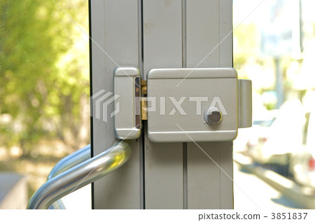 door 3851837