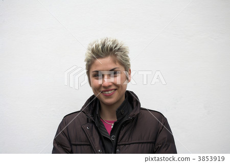 woman outdoor 3853919