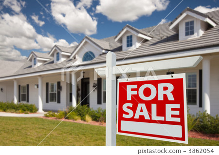 Home For Sale Real Estate Sign and House - Right Home For Sale Real Estate Sign and House - Right 3862054