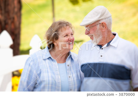 Happy Senior Couple in The Park 3870000