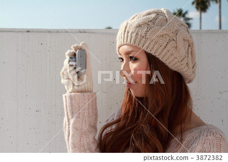 Midwinter beautiful woman 3872382