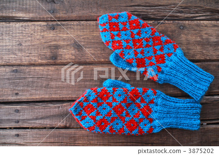 Hand-knitted gloves: Scandinavian-style mittens 3875202