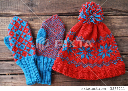 手工編織北歐圖案針織帽和斯堪的納維亞風格手套 3875211