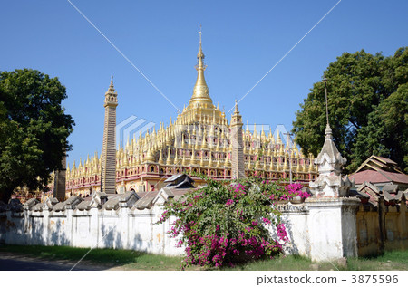 鎮Bodai寺廟的Moneway 鎮Bodai寺廟的Moneway 3875596