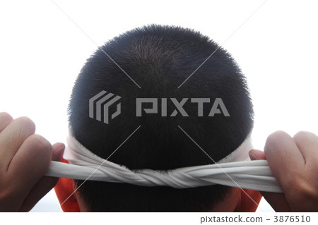 剃光頭部男子收緊頭帶 3876510