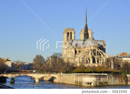 巴黎圣母院 3881048