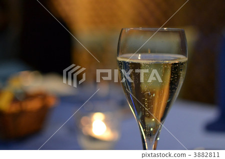 Aperitifs (sparkling wine) 3882811