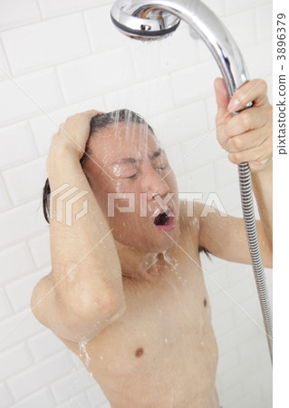 男人洗澡 男人洗澡 3896379