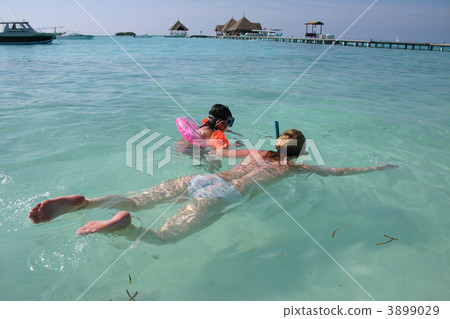 maldives islands 3899029