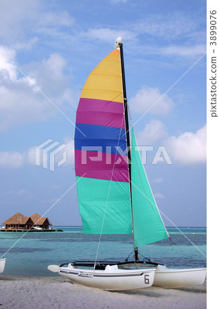 maldives islands 3899076