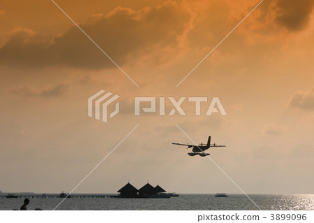 maldives islands 3899096