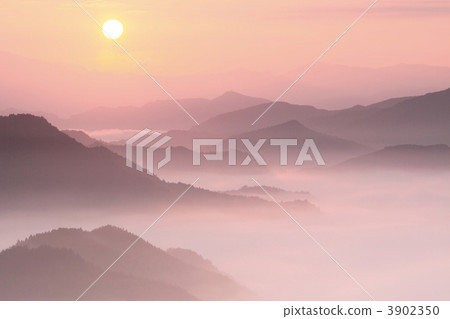 Dawn of the Unkai Kii Mountains 3902350