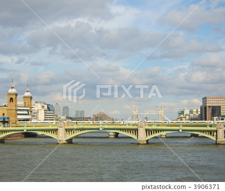 Southwark Bridge London 3906371