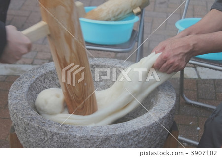 pounding mochi pounding mochi 3907102