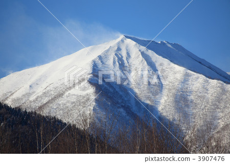 Upe Pesanke山，風吹在山頂 3907476