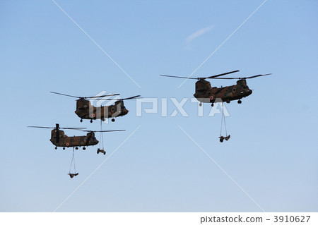 Weapons transport by helicopter ① 3910627
