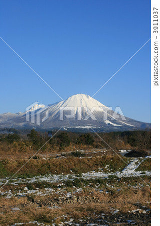 雪山 大山 日本中國地方 3911037