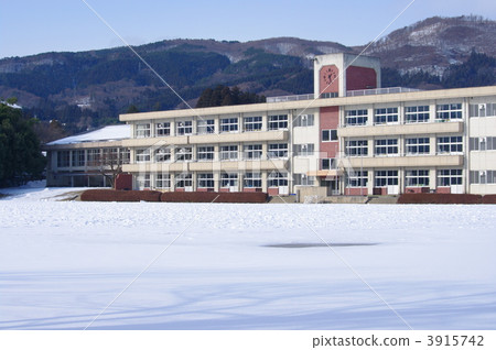 小學在雪國家小學在冬天大和小學 小學在雪國家小學在冬天大和小學 3915742
