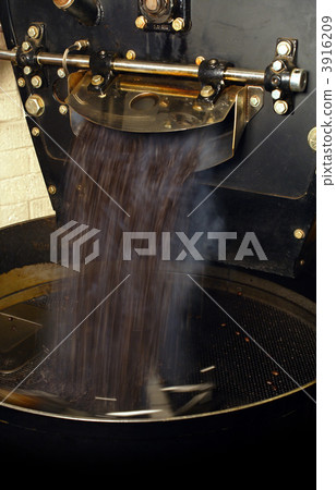 Coffee roaster pouring beans 3916209