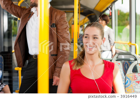 3916449