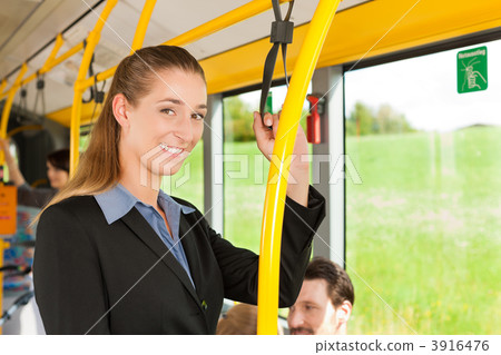 3916476