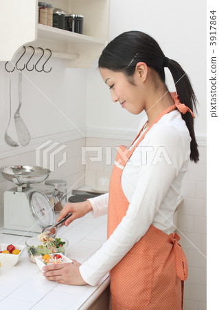 女廚房微笑 女廚房微笑 3917864